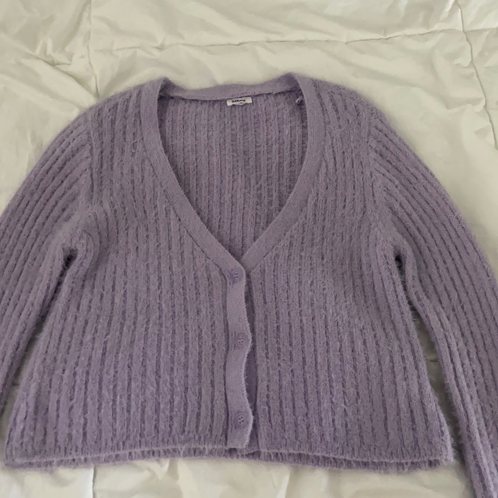 purple fluffy v neck cropped sweater